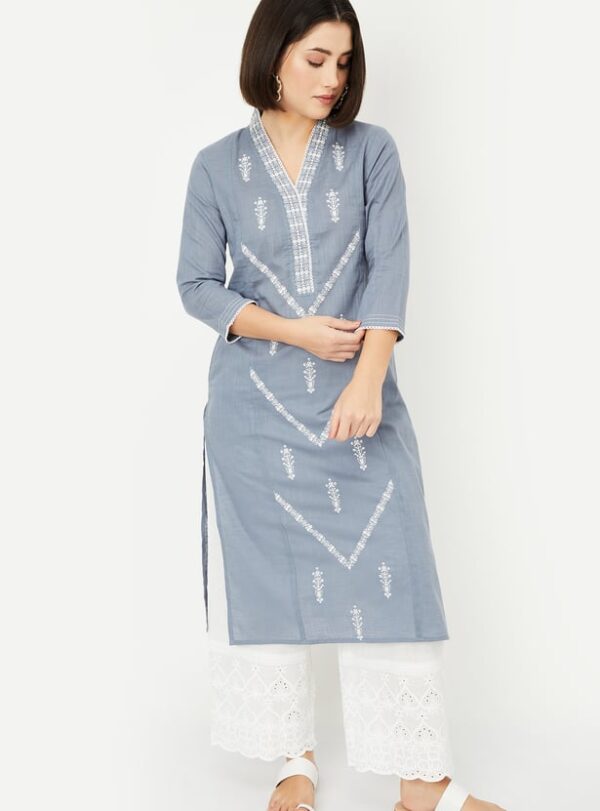 Women Embroidered Straight Kurta - Image 6