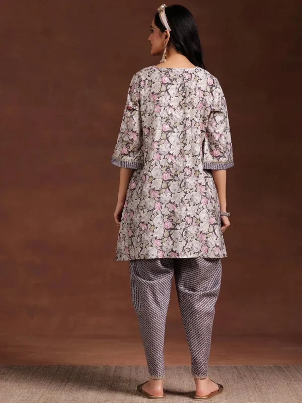 Women Grey Printed Silk Blend A-Line Kurta With Dhoti Pants - Image 5