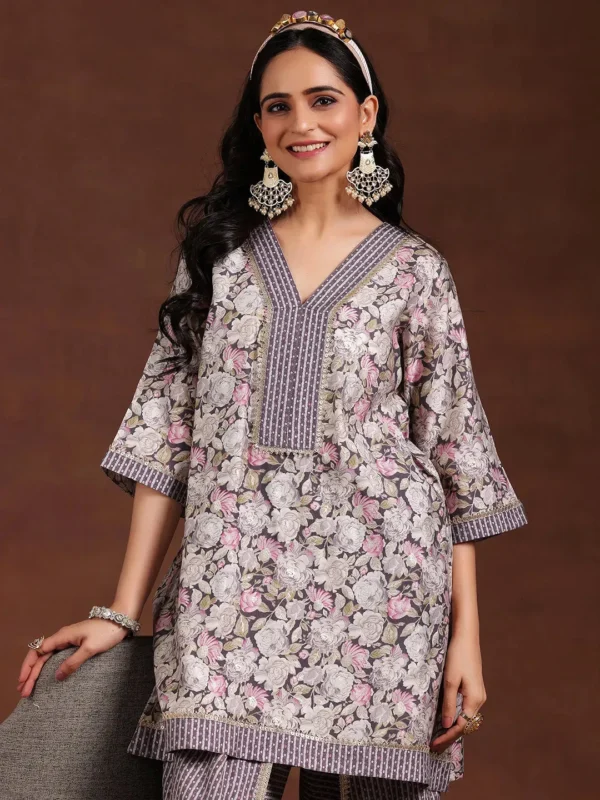 Women Grey Printed Silk Blend A-Line Kurta With Dhoti Pants - Image 2