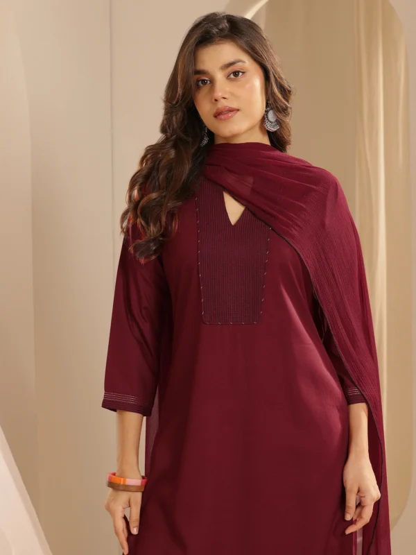 Women Maroon Yoke Design Viscose Rayon Straight Suit Set With Dupatta - Image 2