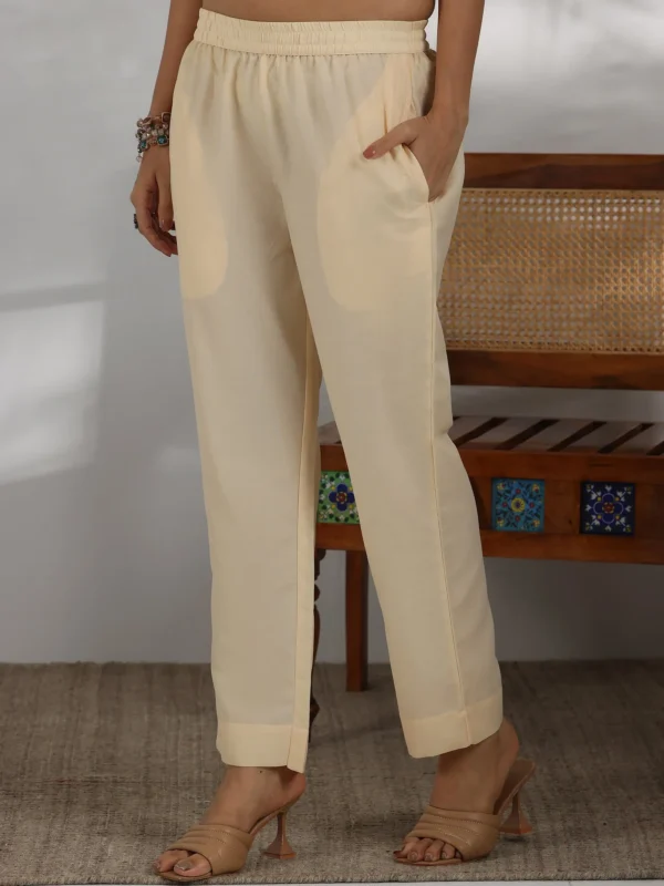 Women Cream Printed Cotton Blend Straight Suit With Dupatta - Image 4